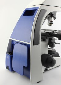 Пластикова кришка з тильного боку мікроскопа Sigeta Biogenic 40x-2000x LED Trino Infinity