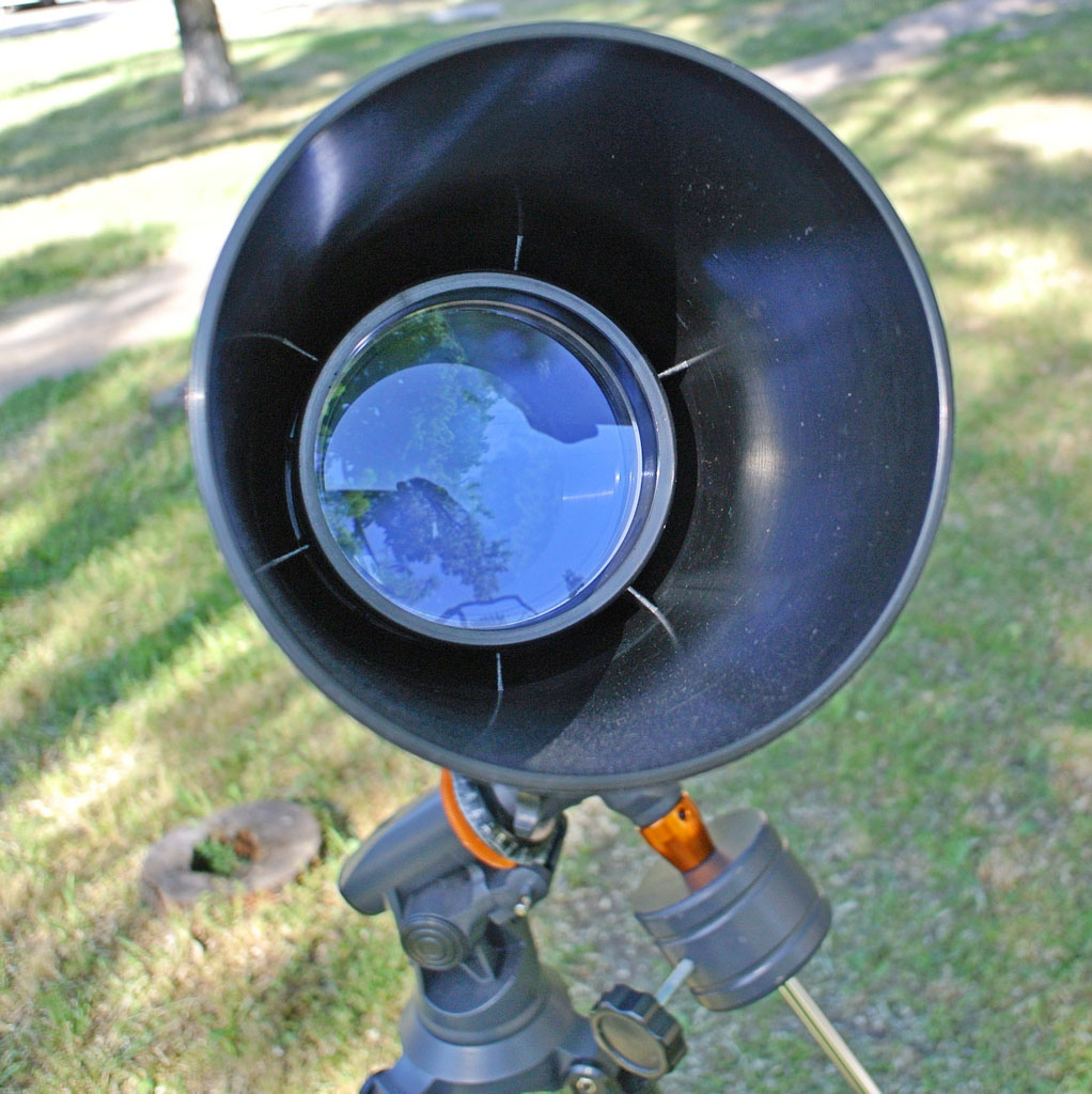 Объектив телескопа с просветляющим покрытием и пластиковой блендой