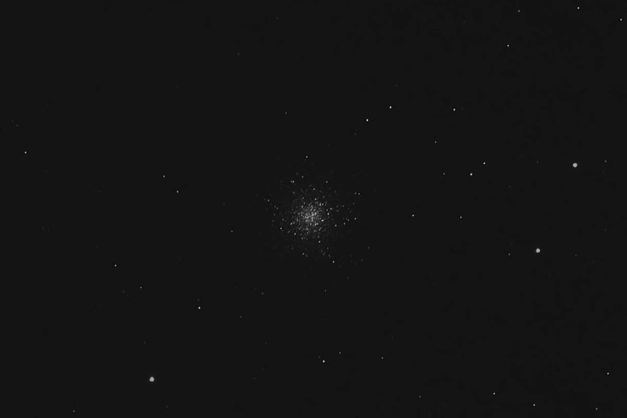 Зоряне скупчення в сузір'ї Геркулеса в телескоп вартістю від 5 000 до 10 000 гривень