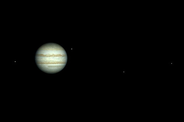 Юпітер з 4 супутниками в телескоп вартістю до 5 000 гривень
