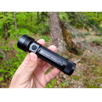 OLIGHT  Seeker 2 Pro Black ˳